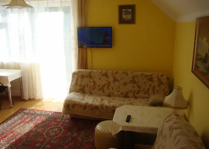 Abba Wynajem Pokoi * ミエルノ